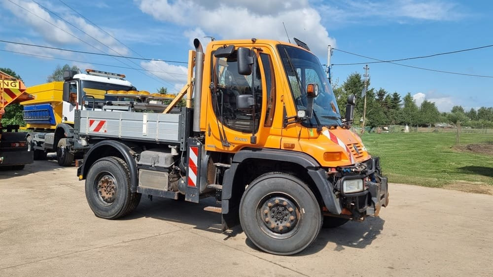 MERCEDES-BENZ Unimog U400 - Коммунальный трактор: фото 2 MERCEDES-BENZ Unimog U400 - Коммунальный трактор: фото 2