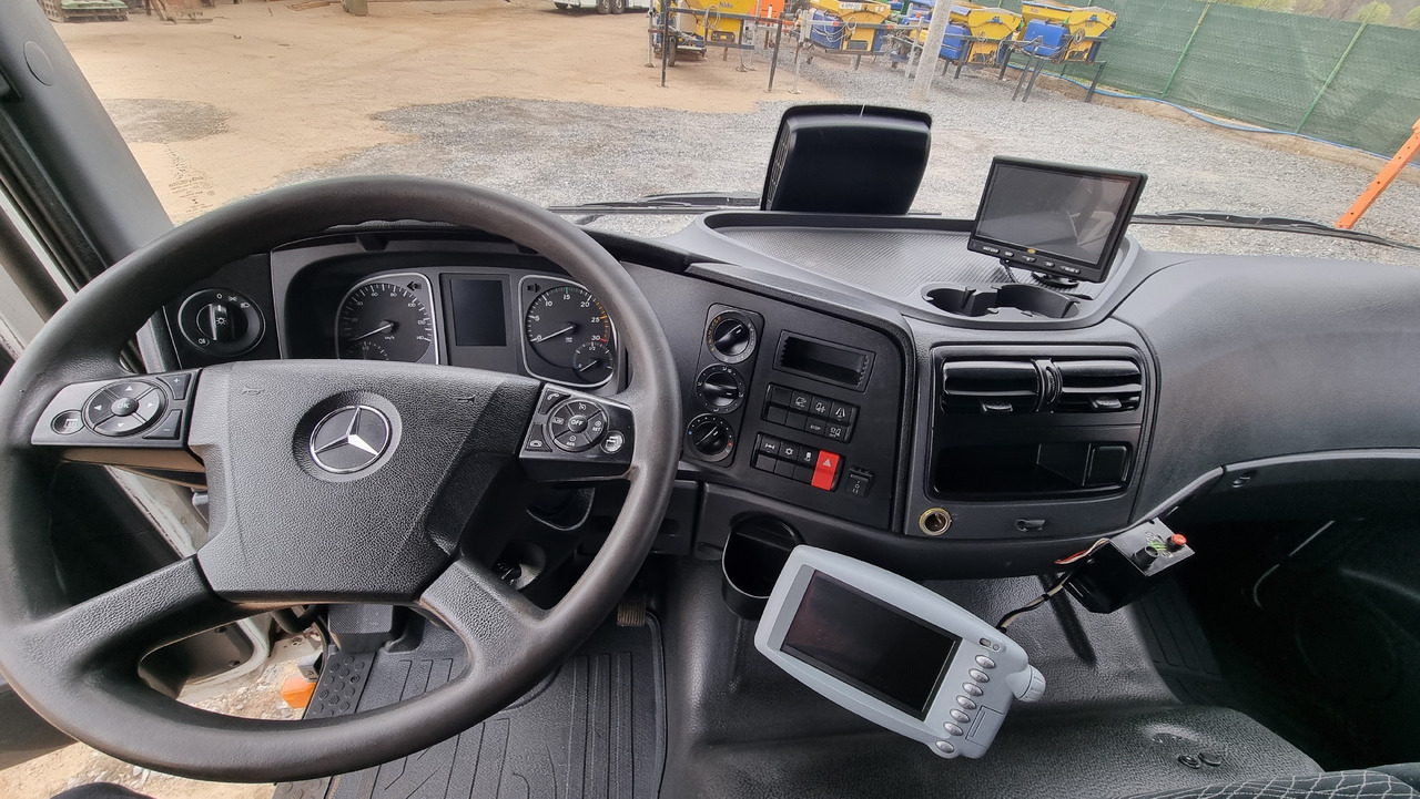 Mercedes Benz ATEGO 1524 - Мусоровоз: фото 5 Mercedes Benz ATEGO 1524 - Мусоровоз: фото 5