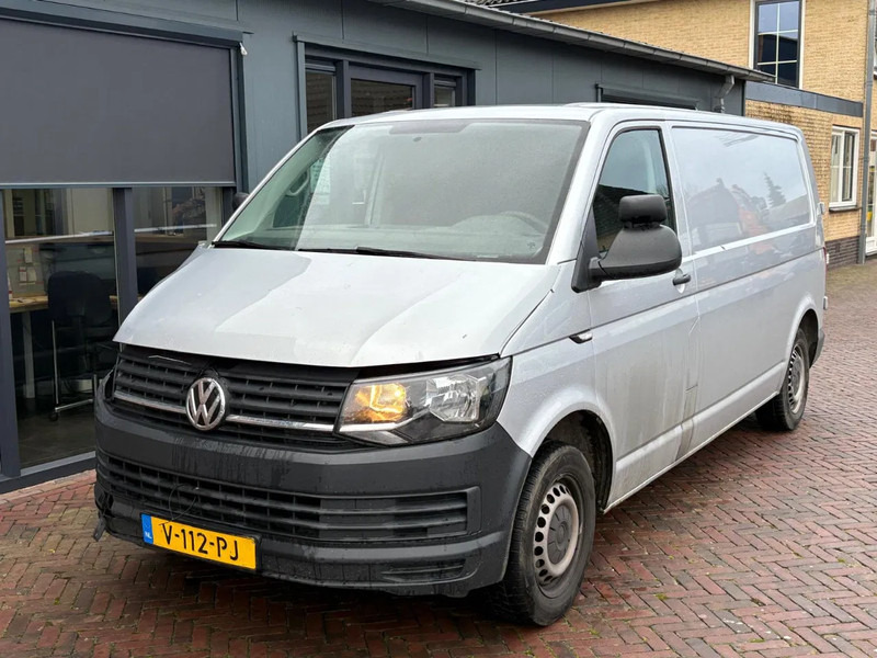 Volkswagen Transporter Lichte Schade 2.0 tdi L2 Carplay Parkeersensoren Dealeronderhouden NAP - Легковой фургон: фото 2 Volkswagen Transporter Lichte Schade 2.0 tdi L2 Carplay Parkeersensoren Dealeronderhouden NAP - Легковой фургон: фото 2