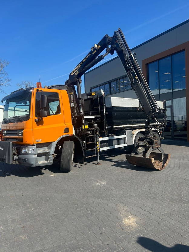 DAF CF 75 CF75 with Palfinger PK18002 Crane 3side Tipper - Самосвал, Автоманипулятор: фото 2 DAF CF 75 CF75 with Palfinger PK18002 Crane 3side Tipper - Самосвал, Автоманипулятор: фото 2