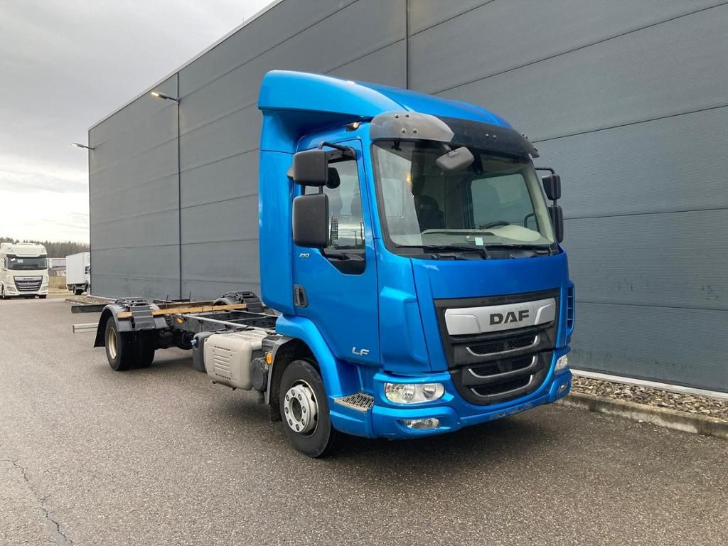 DAF LF 210 FA Standheizung / 5.00m Rd / 7.490kg - Грузовик-шасси: фото 1 DAF LF 210 FA Standheizung / 5.00m Rd / 7.490kg - Грузовик-шасси: фото 1