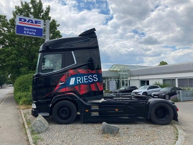 DAF XG 530 FT Vollluft Leder Kamera SpurH DAF XG 530 FT Vollluft Leder Kamera - Тягач: фото 2 DAF XG 530 FT Vollluft Leder Kamera SpurH DAF XG 530 FT Vollluft Leder Kamera - Тягач: фото 2