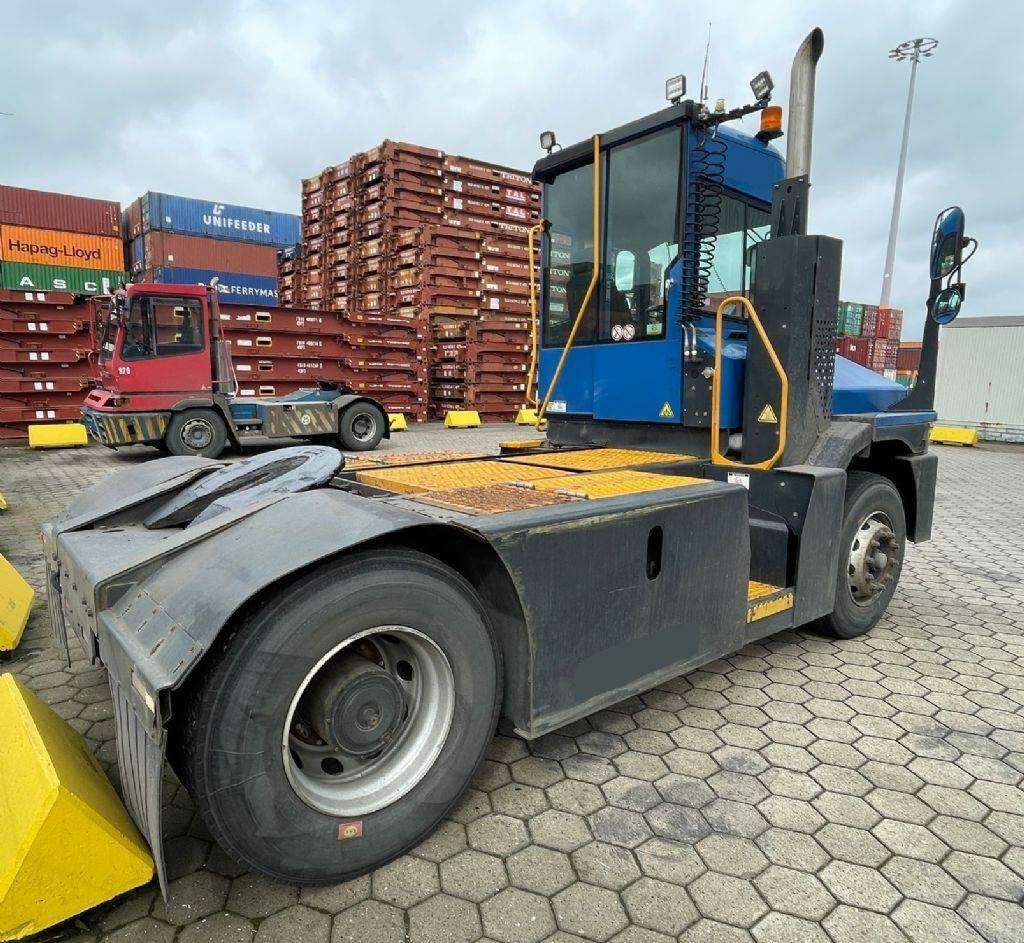 Kalmar T2 - Терминальный тягач: фото 3 Kalmar T2 - Терминальный тягач: фото 3