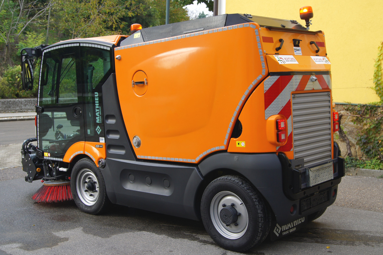 MATHIEU Azura Flex MC210 3-rd brush / EURO 6 / TÜV - Подметально-уборочная машина: фото 5 MATHIEU Azura Flex MC210 3-rd brush / EURO 6 / TÜV - Подметально-уборочная машина: фото 5
