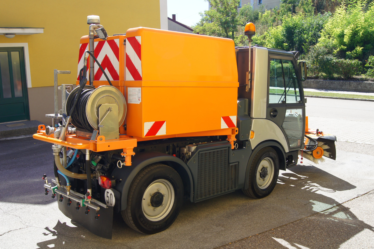 MULTICAR TREMO X56 Carrier CS/4x4/Euro 5/Besen/Wasserfass - Снегоуборочная машина: фото 4 MULTICAR TREMO X56 Carrier CS/4x4/Euro 5/Besen/Wasserfass - Снегоуборочная машина: фото 4