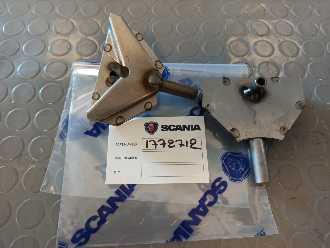 NEW ORIGINAL OIL COLLECTOR - 1772712 - Ось и запчасти для Грузовиков: фото 1 NEW ORIGINAL OIL COLLECTOR - 1772712 - Ось и запчасти для Грузовиков: фото 1