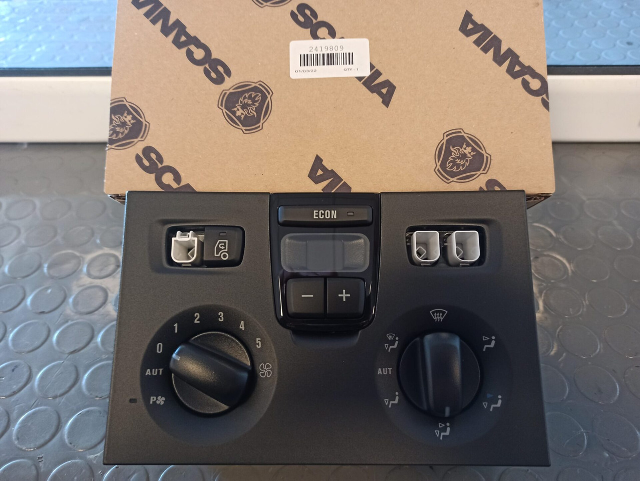 SCANIA ECU HEATER CONTROL 2419809 - Блок управления для Грузовиков: фото 1 SCANIA ECU HEATER CONTROL 2419809 - Блок управления для Грузовиков: фото 1