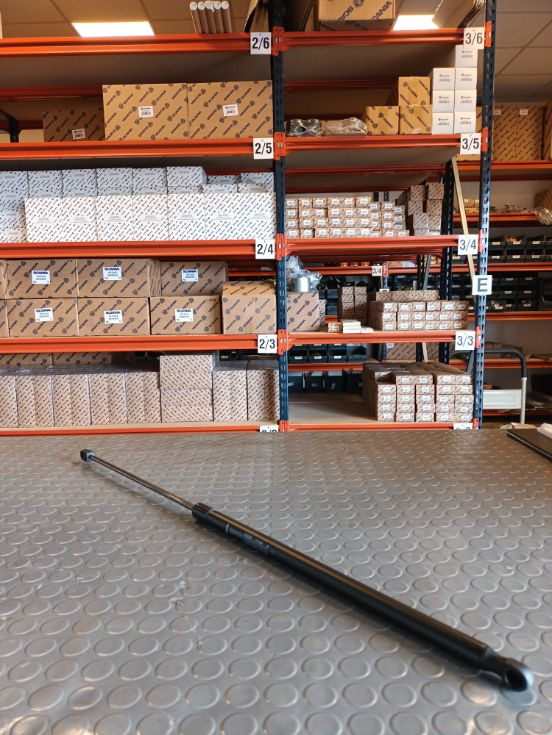 SCANIA GAS SPRING 2303289 - Кабина и интерьер для Грузовиков: фото 1 SCANIA GAS SPRING 2303289 - Кабина и интерьер для Грузовиков: фото 1