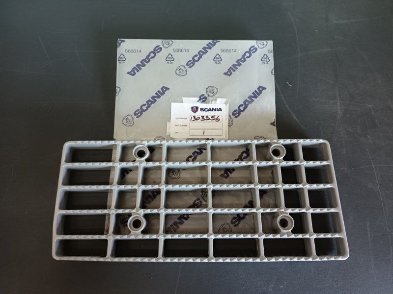 SCANIA STEP PLATE - 1303556 - Боковая подножка для Грузовиков: фото 1 SCANIA STEP PLATE - 1303556 - Боковая подножка для Грузовиков: фото 1