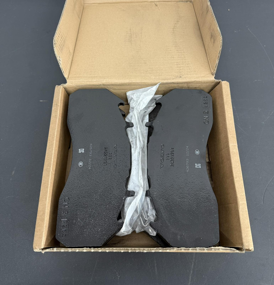 VOLVO BRAKE PAD KIT 24226156 - Тормозные колодки для Грузовиков: фото 2 VOLVO BRAKE PAD KIT 24226156 - Тормозные колодки для Грузовиков: фото 2