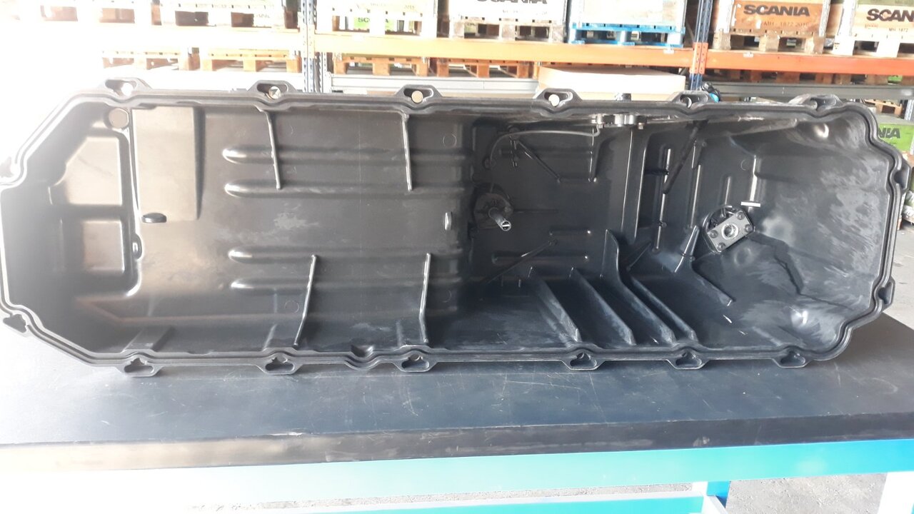 VOLVO OIL PAN 23424389 - Масляный поддон для Грузовиков: фото 2 VOLVO OIL PAN 23424389 - Масляный поддон для Грузовиков: фото 2