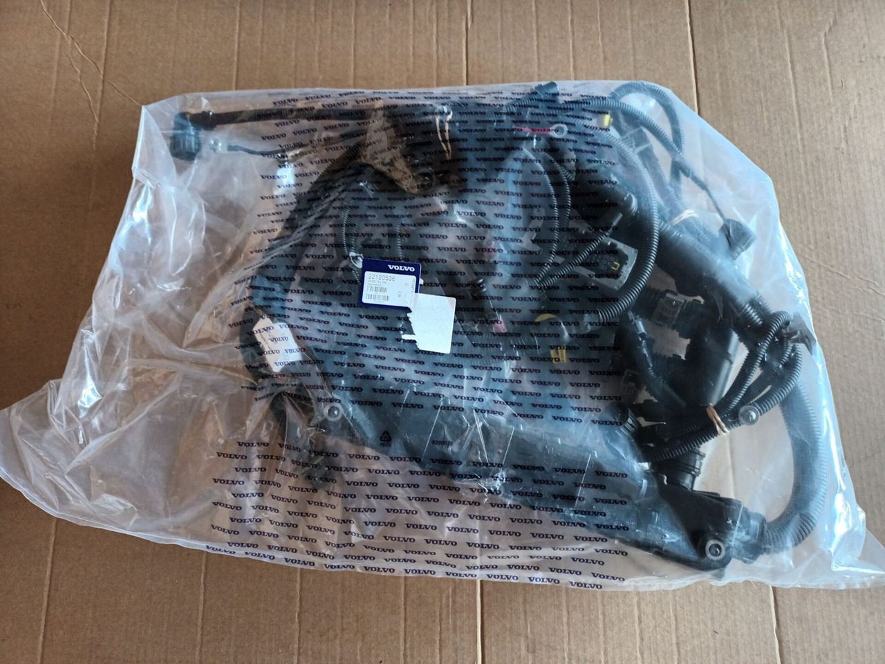VOLVO WIRING HARNESS - 22120536 - Кабели/ Провода для Грузовиков: фото 1 VOLVO WIRING HARNESS - 22120536 - Кабели/ Провода для Грузовиков: фото 1