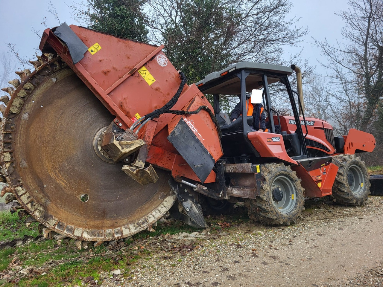 DITCH WITCH RT125 - Траншеекопатель: фото 1 DITCH WITCH RT125 - Траншеекопатель: фото 1