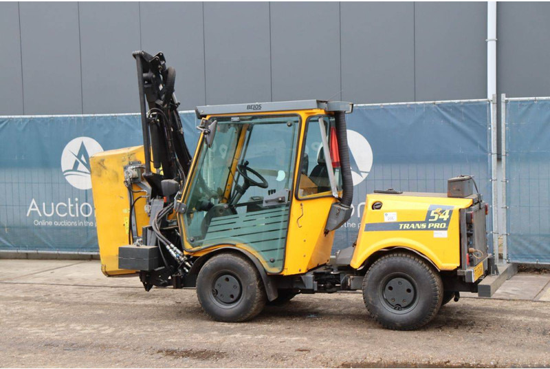 Belos Trans Pro 54 - Подметально-уборочная машина: фото 3 Belos Trans Pro 54 - Подметально-уборочная машина: фото 3