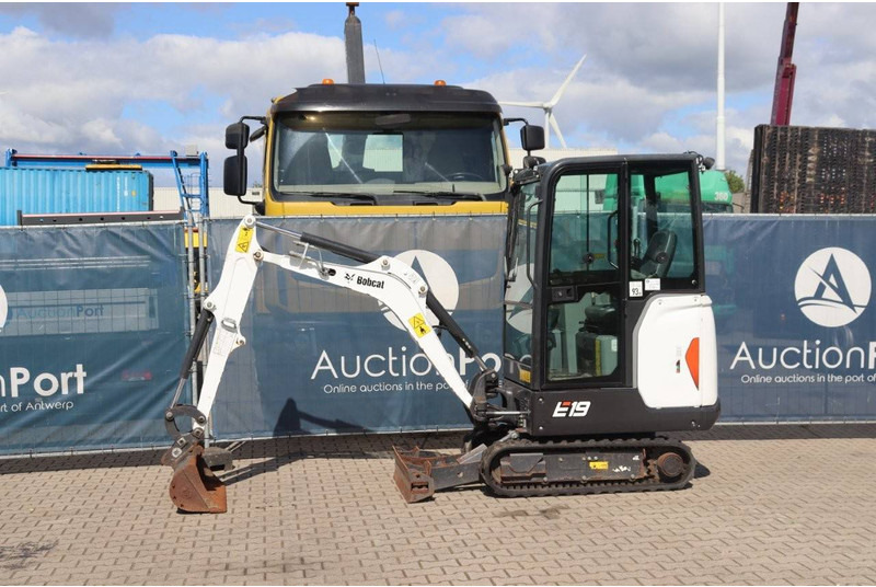 Bobcat E19 Compact Excavator - Мини-экскаватор: фото 1 Bobcat E19 Compact Excavator - Мини-экскаватор: фото 1
