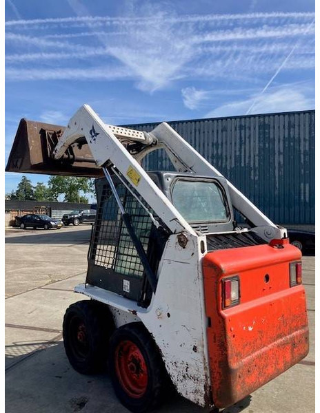 Bobcat S100 - Колёсный погрузчик: фото 3 Bobcat S100 - Колёсный погрузчик: фото 3