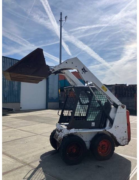 Bobcat S100 - Колёсный погрузчик: фото 1 Bobcat S100 - Колёсный погрузчик: фото 1