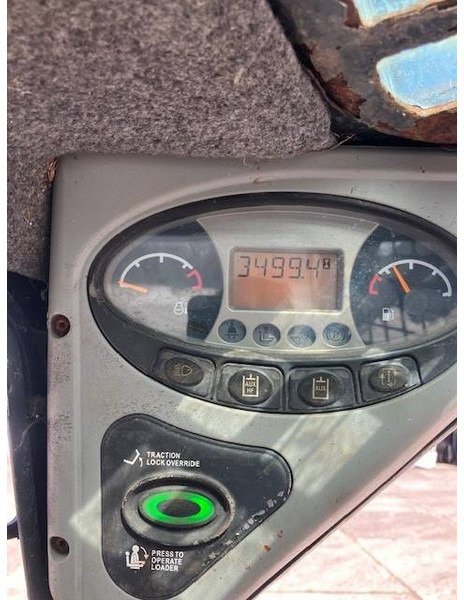 Bobcat S100 - Колёсный погрузчик: фото 5 Bobcat S100 - Колёсный погрузчик: фото 5