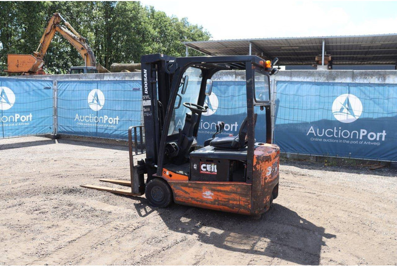 Doosan B15T-5 - Электропогрузчик: фото 3 Doosan B15T-5 - Электропогрузчик: фото 3