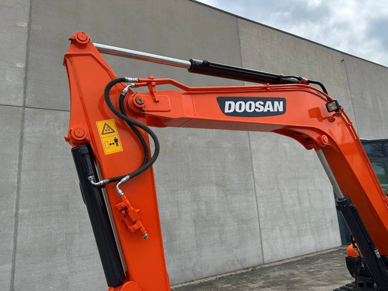 Гусеничный экскаватор Doosan DX55-9C: фото 9