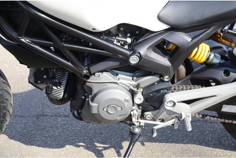 Мотоцикл Ducati MONSTER 696: фото 13 Мотоцикл Ducati MONSTER 696: фото 13