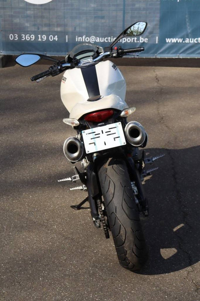 Ducati MONSTER 696 - Мотоцикл: фото 5 Ducati MONSTER 696 - Мотоцикл: фото 5