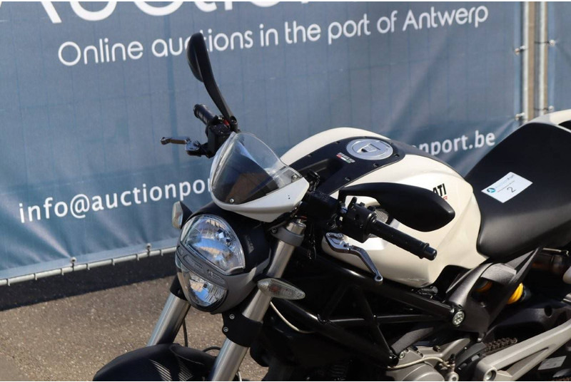 Мотоцикл Ducati MONSTER 696: фото 10 Мотоцикл Ducati MONSTER 696: фото 10