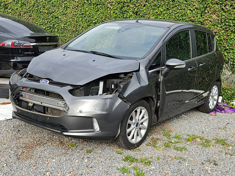 Ford B-Max 1.6 Ti-VCT Powershift - Седан: фото 1 Ford B-Max 1.6 Ti-VCT Powershift - Седан: фото 1