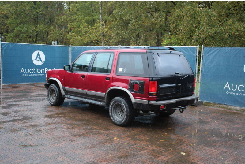 Ford Explorer - Внедорожник: фото 3 Ford Explorer - Внедорожник: фото 3