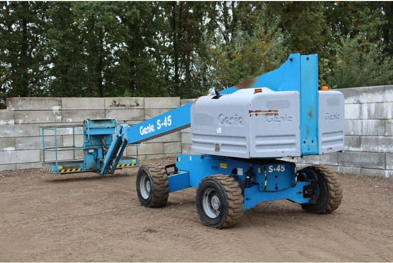 Genie S-45 - Телескопический подъемник: фото 4 Genie S-45 - Телескопический подъемник: фото 4