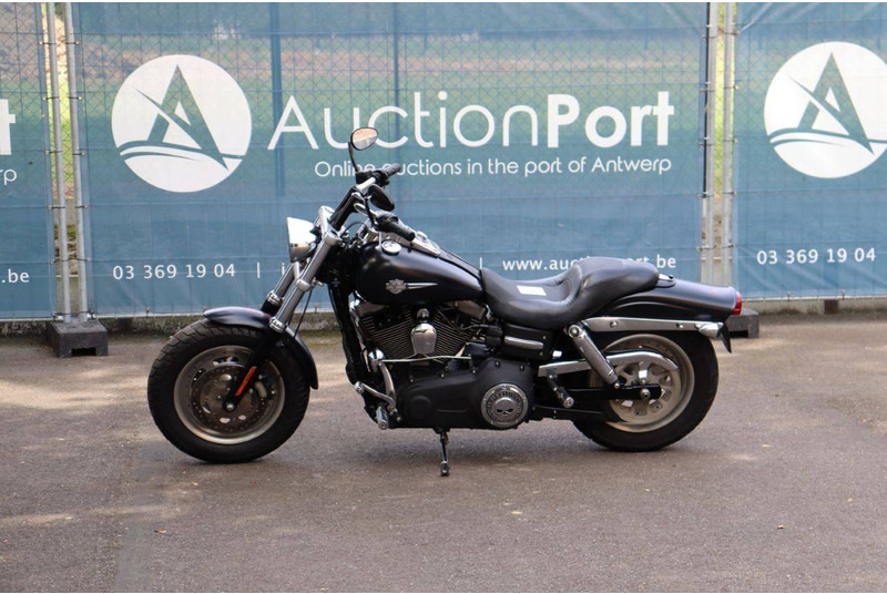 Harley-Davidson Dyna Fat Bob - Мотоцикл: фото 1 Harley-Davidson Dyna Fat Bob - Мотоцикл: фото 1