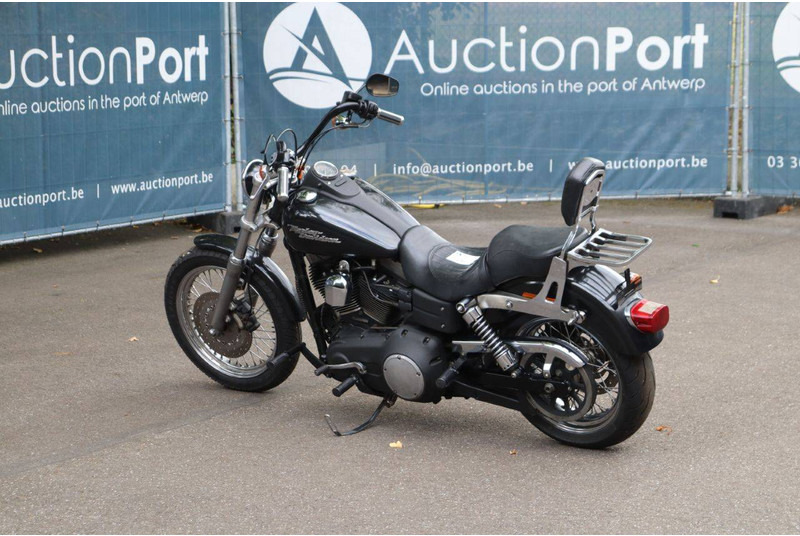 Harley-Davidson Dyna Street Bob - Мотоцикл: фото 3 Harley-Davidson Dyna Street Bob - Мотоцикл: фото 3