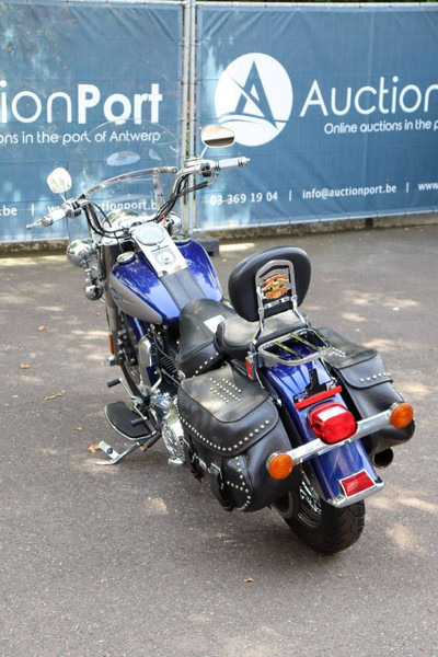 Harley-Davidson Heritage Softail Classic - Мотоцикл: фото 4 Harley-Davidson Heritage Softail Classic - Мотоцикл: фото 4