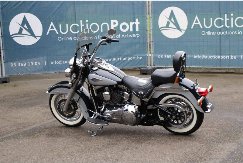 Harley-Davidson Heritage Softail Classic - Мотоцикл: фото 3 Harley-Davidson Heritage Softail Classic - Мотоцикл: фото 3