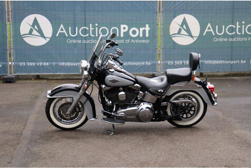 Harley-Davidson Heritage Softail Classic - Мотоцикл: фото 1 Harley-Davidson Heritage Softail Classic - Мотоцикл: фото 1
