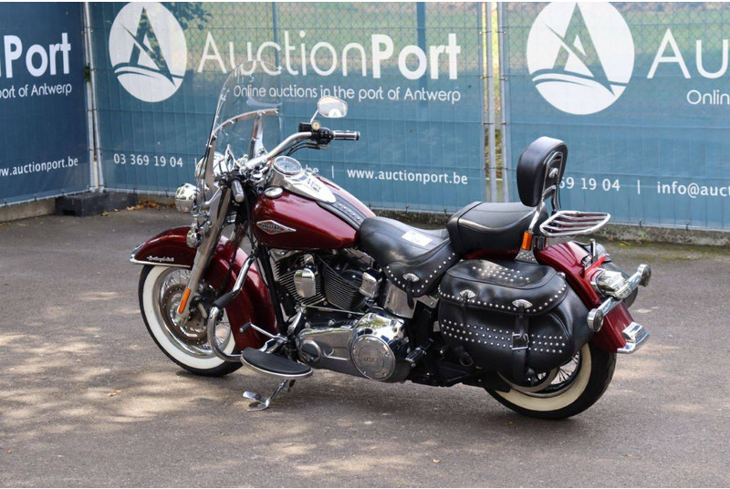 Harley-Davidson Heritage Softail Classic - Мотоцикл: фото 3 Harley-Davidson Heritage Softail Classic - Мотоцикл: фото 3