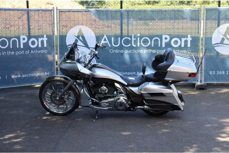 Harley-Davidson Road Glide CVO - Мотоцикл: фото 2 Harley-Davidson Road Glide CVO - Мотоцикл: фото 2