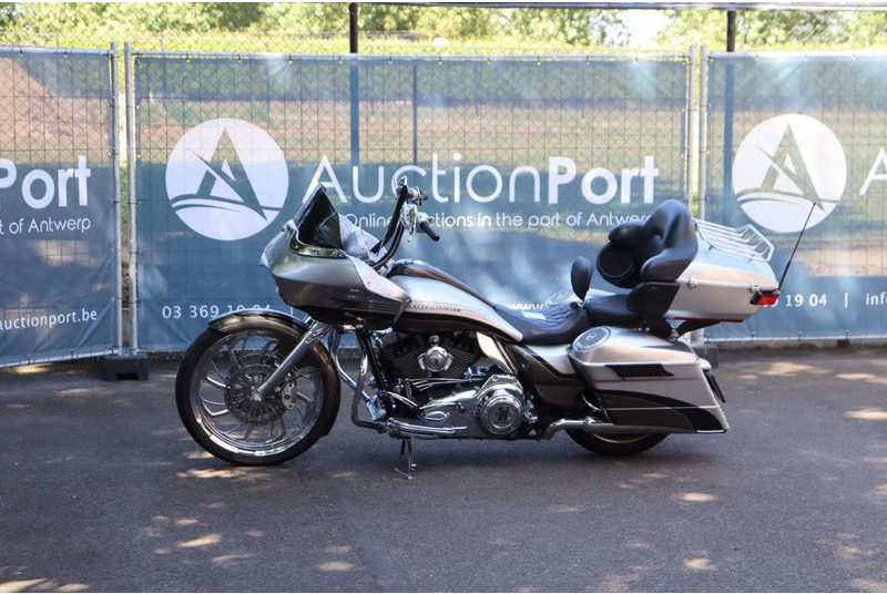 Harley-Davidson Road Glide CVO - Мотоцикл: фото 1 Harley-Davidson Road Glide CVO - Мотоцикл: фото 1