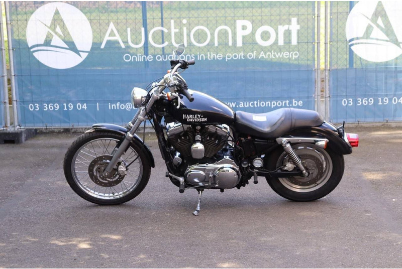 Harley-Davidson Sporster XL1200 Custom - Мотоцикл: фото 2 Harley-Davidson Sporster XL1200 Custom - Мотоцикл: фото 2