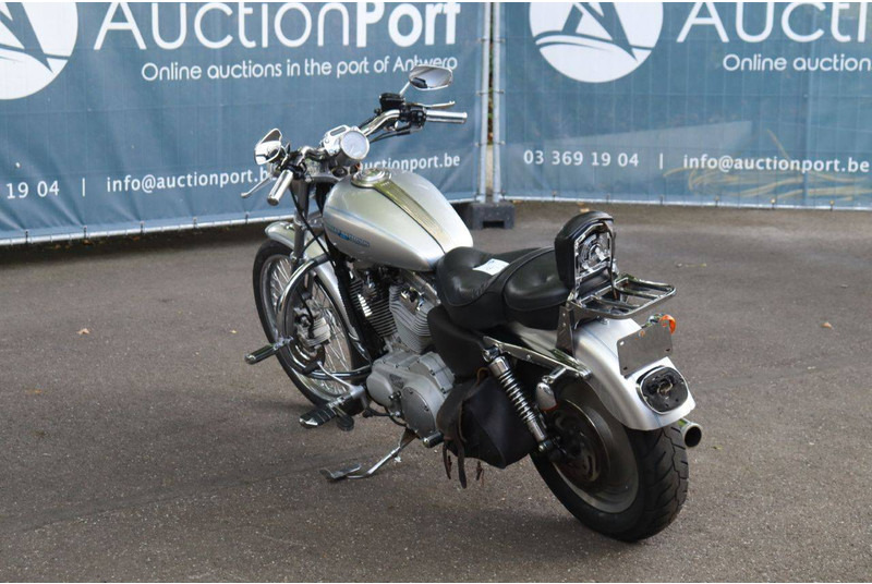 Harley-Davidson Sportster XL 883 - Мотоцикл: фото 4 Harley-Davidson Sportster XL 883 - Мотоцикл: фото 4