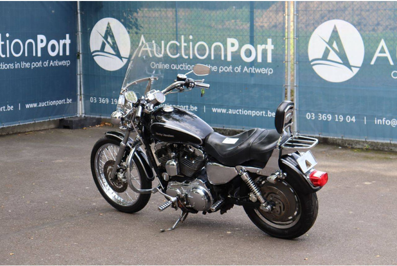 Harley-Davidson Sportster XL1200 Custom - Мотоцикл: фото 3 Harley-Davidson Sportster XL1200 Custom - Мотоцикл: фото 3