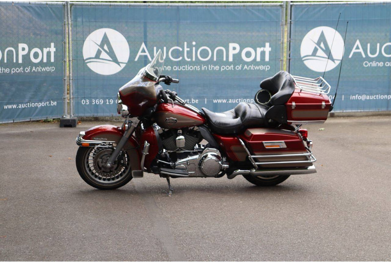 Harley-Davidson Ultra Classic - Мотоцикл: фото 1 Harley-Davidson Ultra Classic - Мотоцикл: фото 1