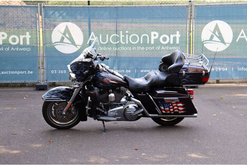 Harley-Davidson Ultra Classic CVO - Мотоцикл: фото 1 Harley-Davidson Ultra Classic CVO - Мотоцикл: фото 1