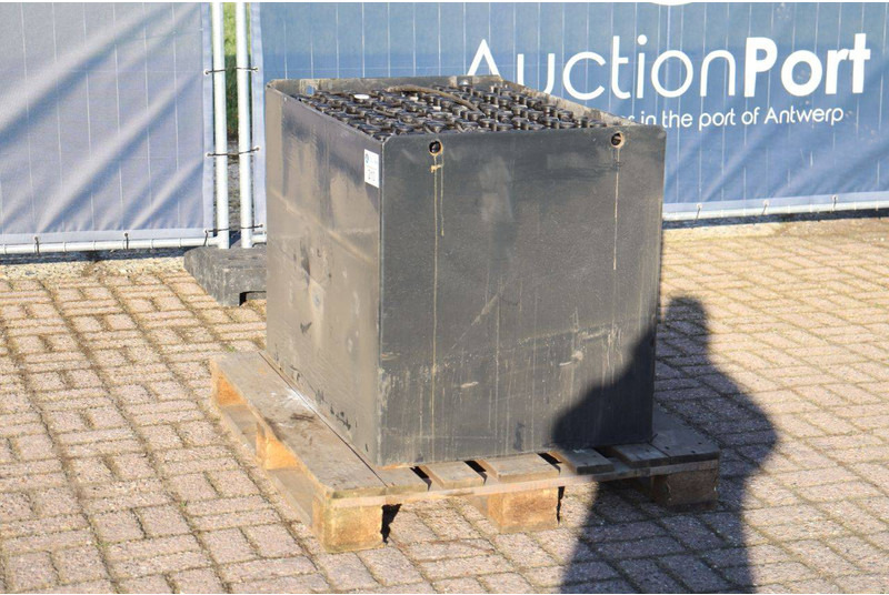 Hawker 80V 4 PZS 620 - Аккумулятор: фото 1 Hawker 80V 4 PZS 620 - Аккумулятор: фото 1