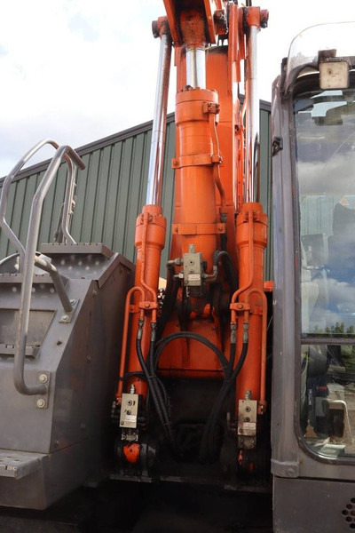 Колёсный экскаватор Hitachi ZX140W-3: фото 19
