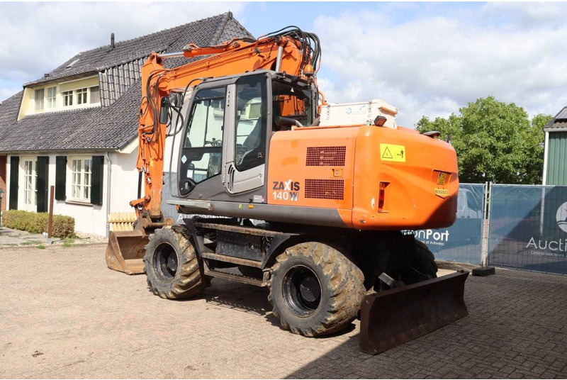 Hitachi ZX140W-3 - Колёсный экскаватор: фото 4 Hitachi ZX140W-3 - Колёсный экскаватор: фото 4