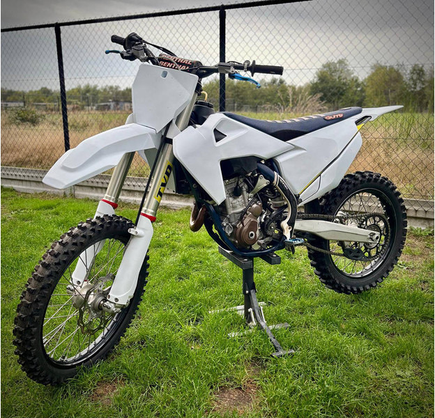 Husqvarna 250 F - Мотоцикл: фото 1 Husqvarna 250 F - Мотоцикл: фото 1