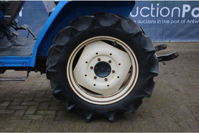 Трактор Iseki Landleader 247: фото 15 Трактор Iseki Landleader 247: фото 15