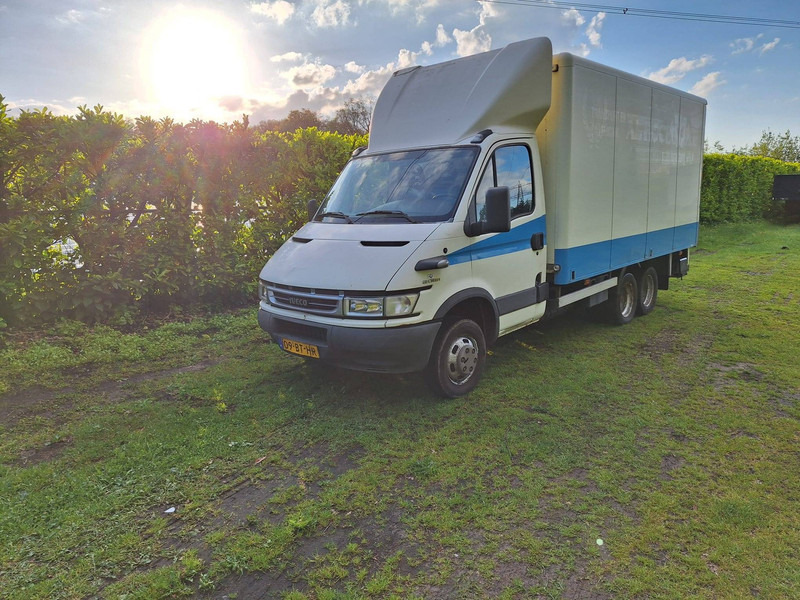 Iveco 40C - Фургон с закрытым кузовом: фото 2 Iveco 40C - Фургон с закрытым кузовом: фото 2