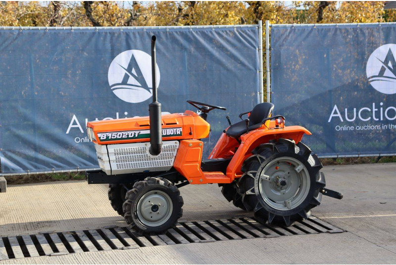 Kubota B1502DT - Трактор: фото 1 Kubota B1502DT - Трактор: фото 1